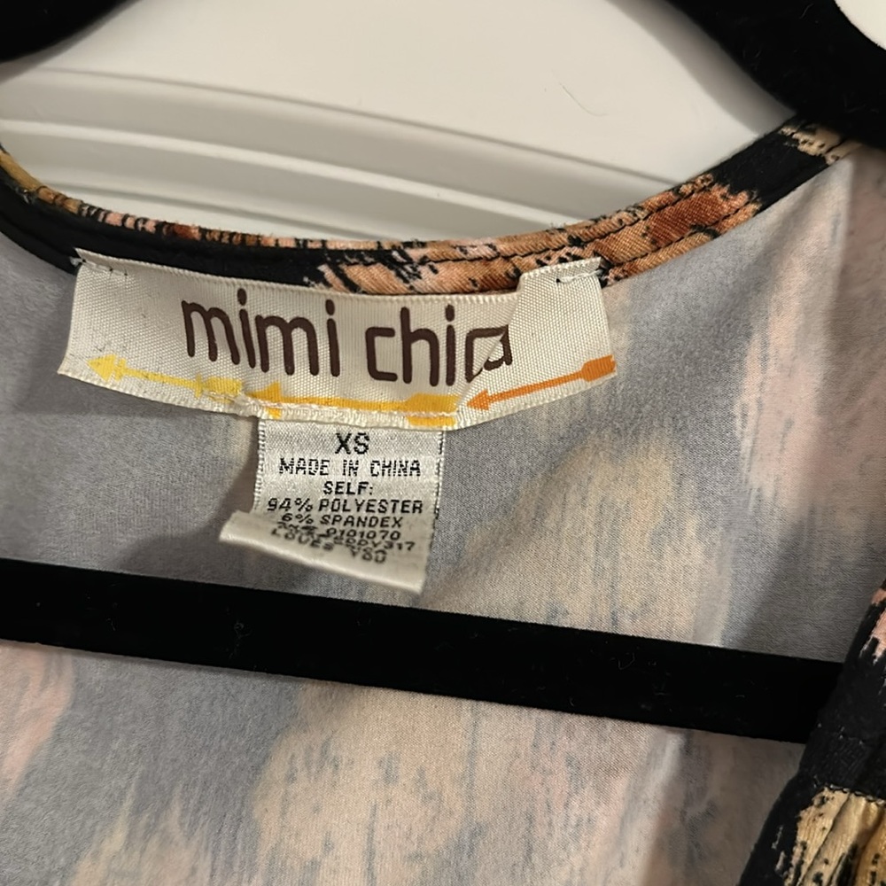 Mimi Chica Bell Sleeve Romper - Picture 5 of 6